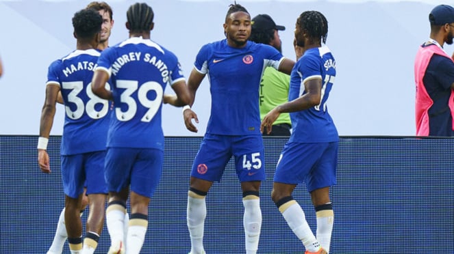 Pemain Chelsea rayakan gol Christopher Nkunku